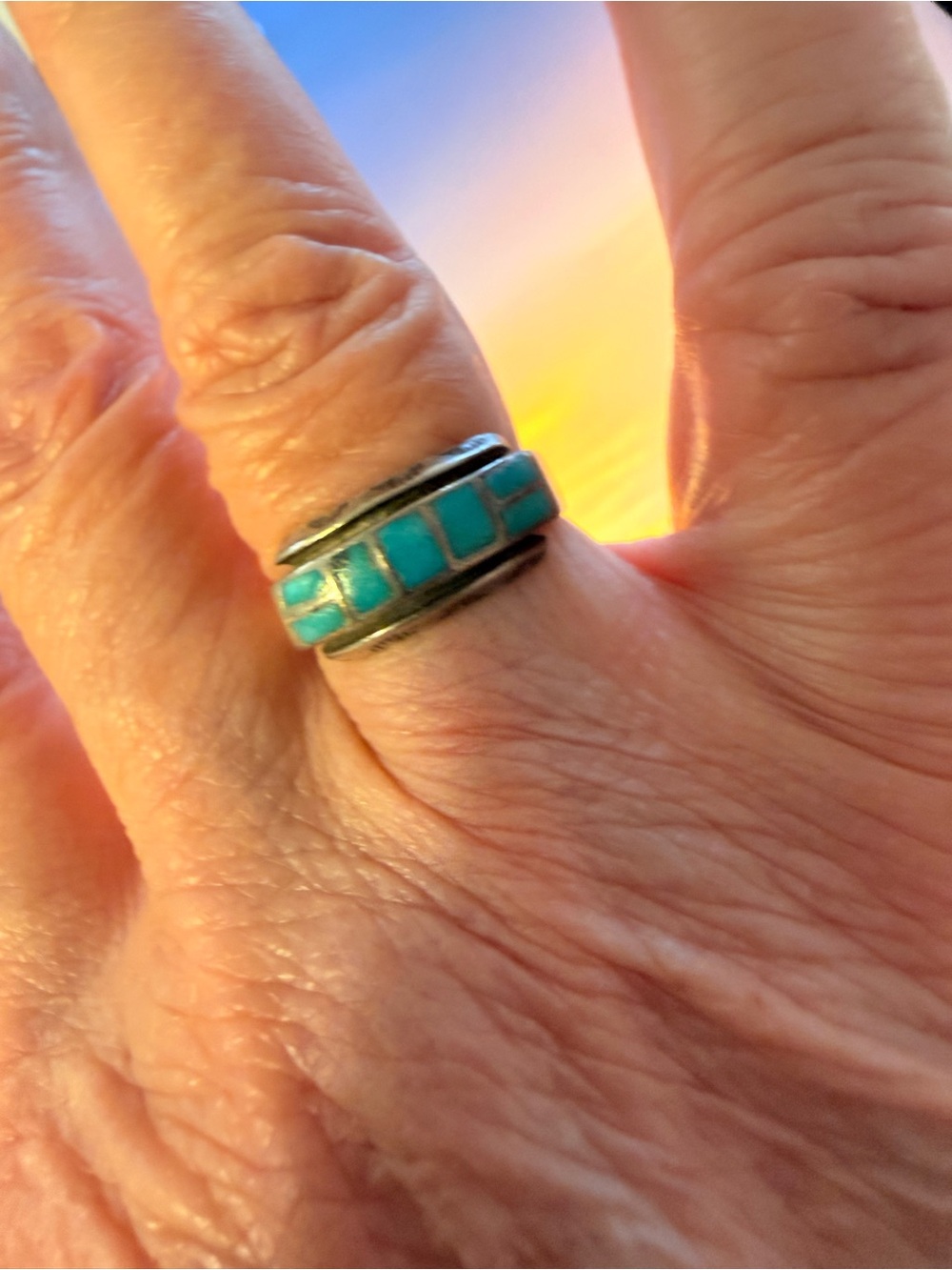 Native American Zuni inlay Vintage Ring
Size 7 1/2